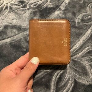 FOSSIL - Women’s Bi-Fold Wallet - Browm